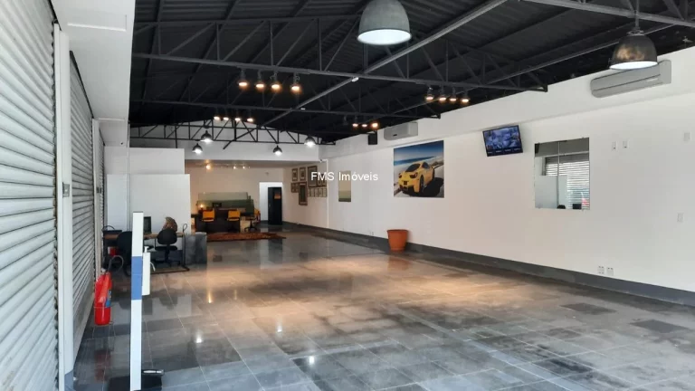 Imagem Excelente oportunidade de locação: Loja comercial de 250m² com 3 banheiros e 15 vagas de garagem no Morumbi, São Paulo-SP!