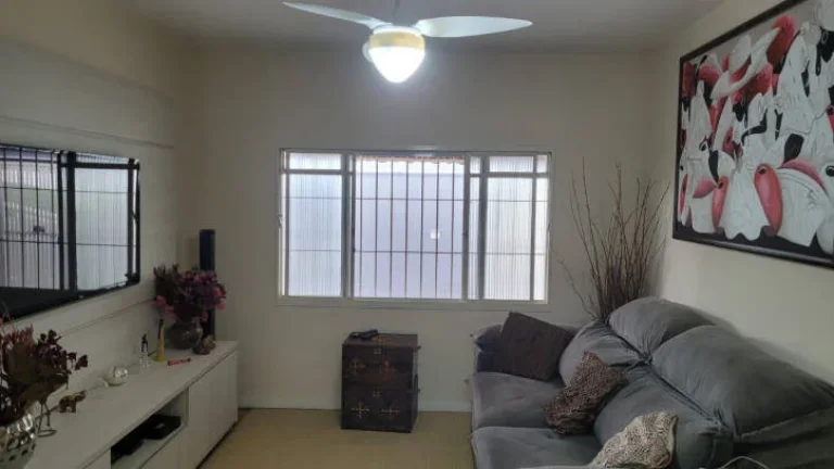 Casa térrea 4 Dormitórios (1 Suíte), 2 vagas, Vista Verde - Sjc.