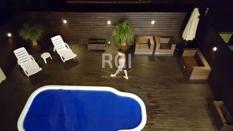 Imagem Casa para Venda - 350m², 3 dormitórios, sendo 1 suites, 2 vagas - Alto Teresópolis