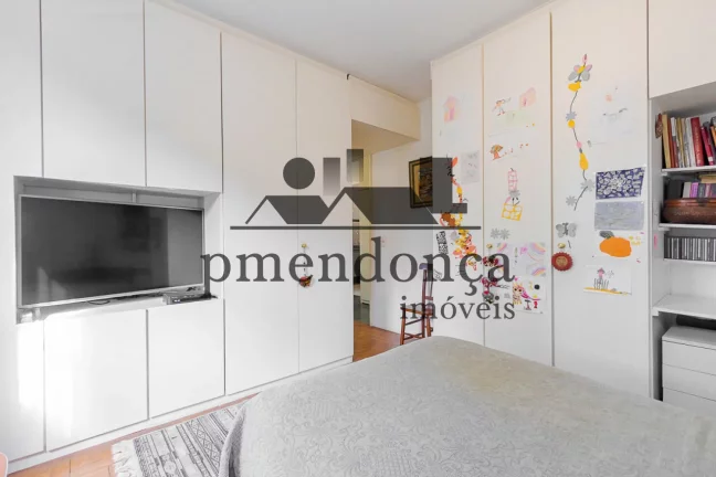 Imagem Apartamento andar baixo na Vila Madalena com 104m², 3 quartos ( 1 suíte) e 1 vaga.