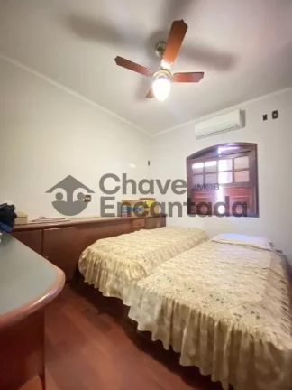 Imagem Casas / Alto Padrão na cidade de Birigui