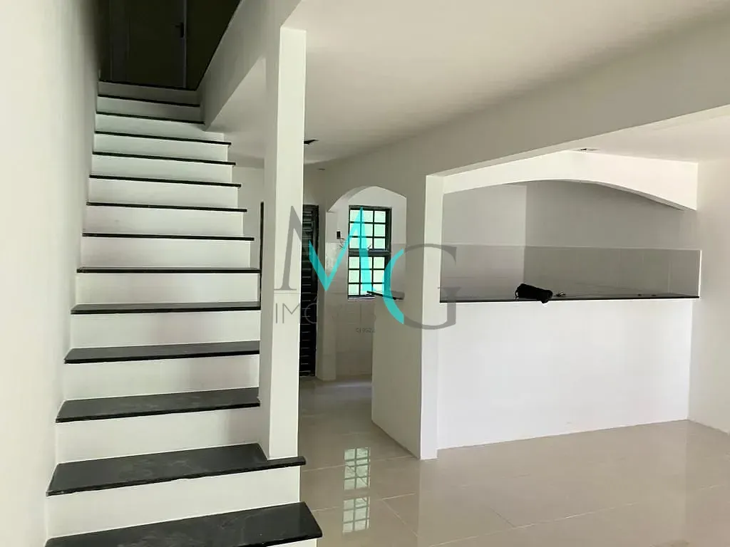 Imagem Casa duplex novíssima na Praia da Brisa (Guaratiba-RJ) + terreno imenso somente por R$ 285 mil