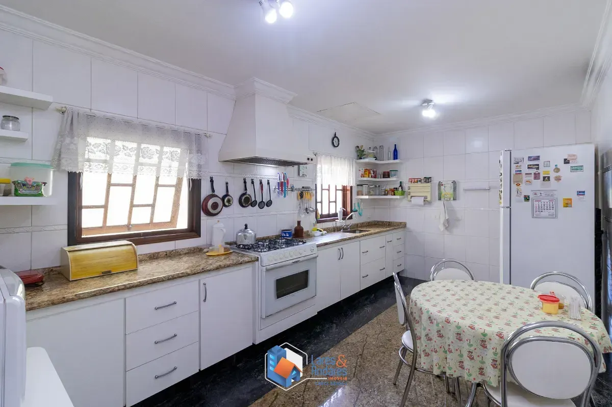 Imagem Sobrado para venda em City América com 4 quartos, sendo 3 suítes, 400m²