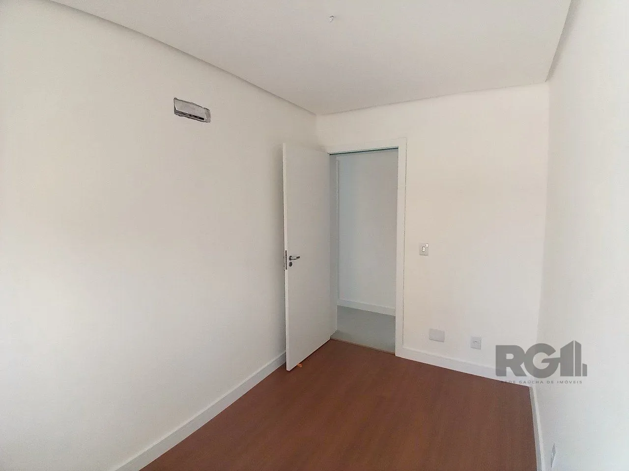 Imagem Casa 3 dormitórios, 2 suítes, 2 vagas, no bairro Hípica, Porto Alegre/RS