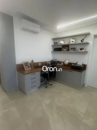 Imagem Sobrado mobiliado com 3 dormitórios à venda, 220 m² por R$ 2.400.000 - Jardins Versalhes - Aparecida de Goiânia/GO