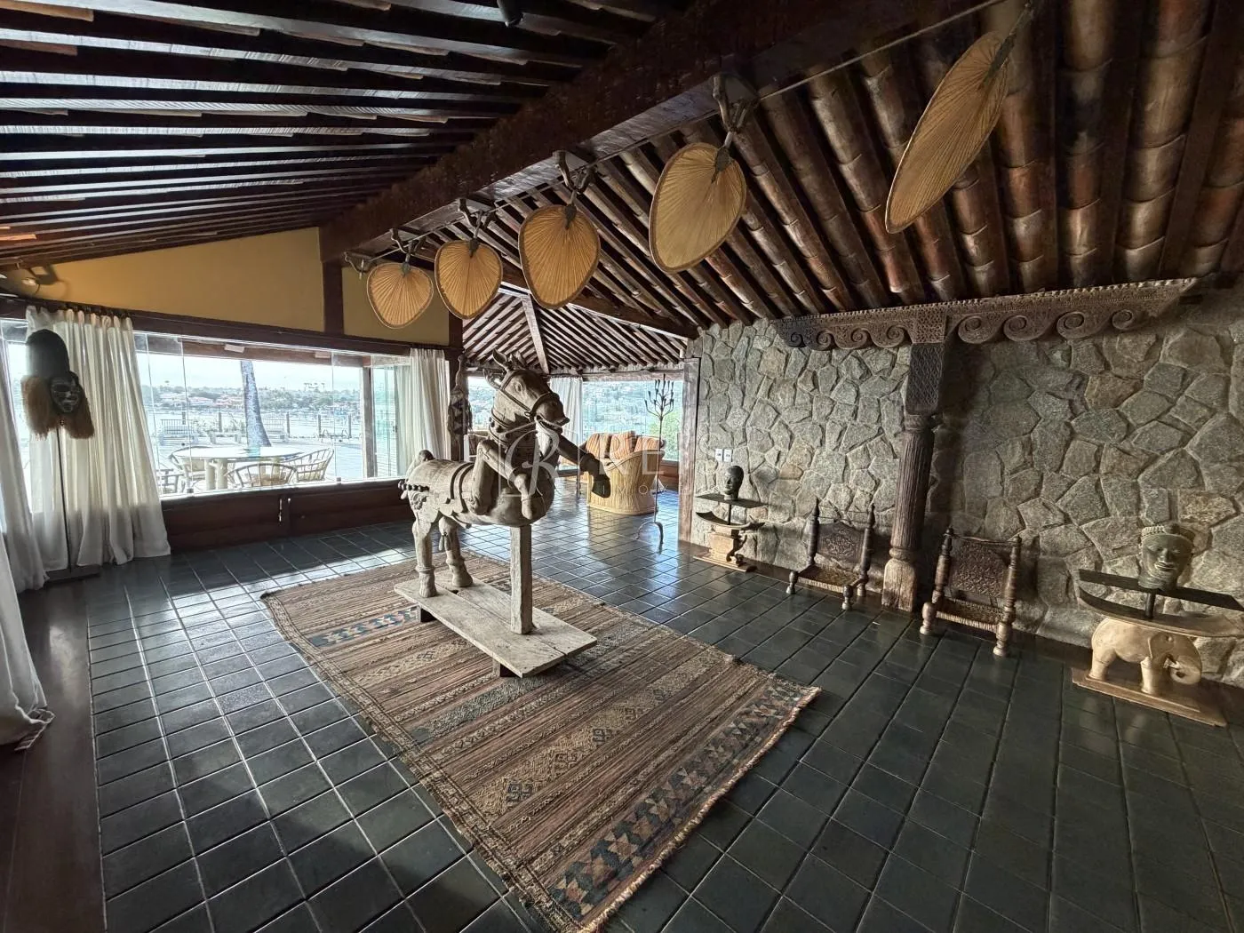 Imagem Casa para Venda em Armação dos Búzios, Geribá, 7 dormitórios, 7 suítes, 10 banheiros, 2 vagas