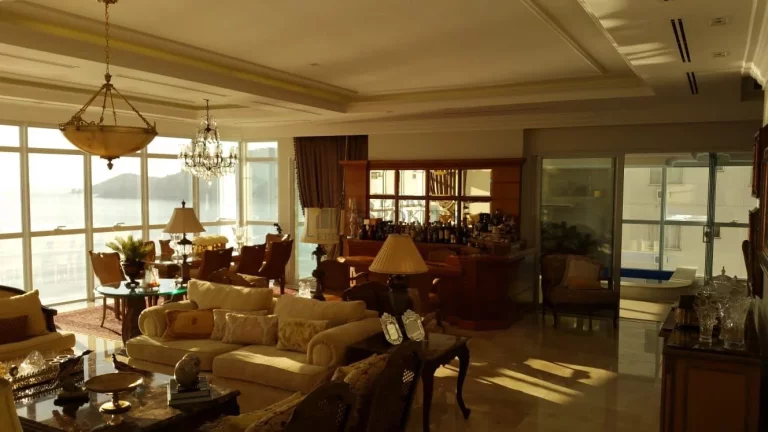 Imagem Apartamento alto padrão frente mar em Balneário Camboriú.