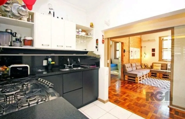 Imagem Apartamento Reformado com 3 Dormitórios e 3 Vagas no Petrópolis