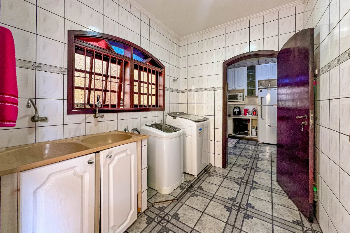 Imagem Casa para venda em Centro Alto com 4 quartos, sendo 1 suíte, 285m2