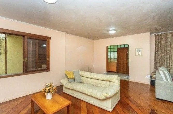 Imagem Casa com 2 dormitórios ,sendo 1 suíte para venda no bairro Tristeza em Porto Alegre/RS.
