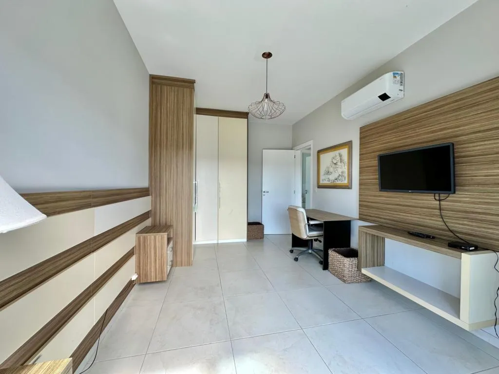 Imagem Casa em Condominio 3 Dormitórios - Bairro Dubai