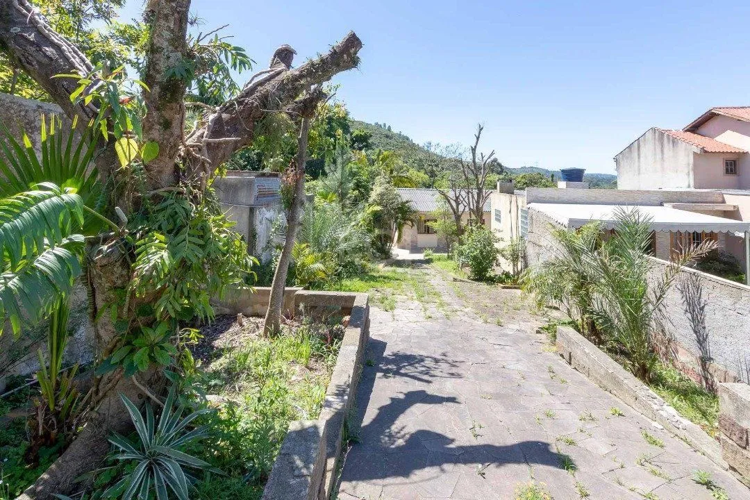Imagem Casa para Venda - 370m², 4 dormitórios, sendo 1 suites, 6 vagas - Lomba do Pinheiro