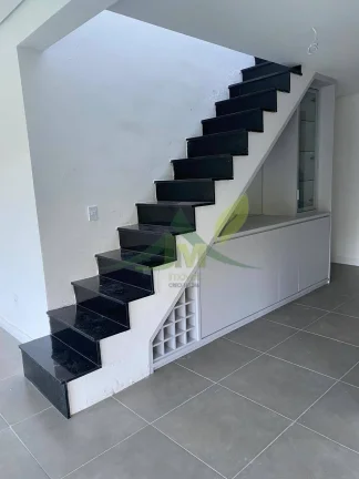 Imagem Cobertura Duplex com localização e vista exclusiva no Cond. Vila dos Lagos
