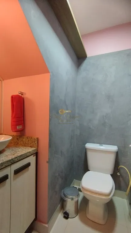 Imagem Casa em Condomínio para Venda em Teresópolis / RJ no bairro Cascata dos Amores