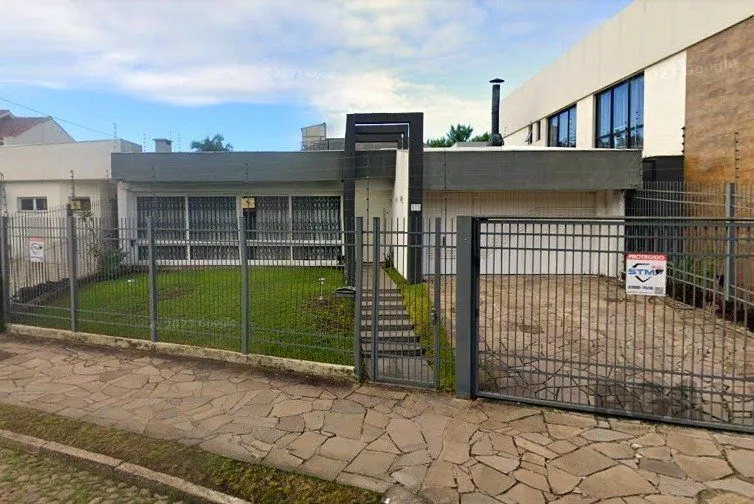 Imagem Casa 221m² - 3 dormitórios, 1 suíte, 4 vagas de garagem no bairro Vila Assunção