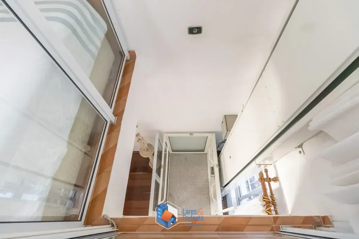 Imagem Sobrado para venda em Planalto Paulista com 3 quartos, sendo 3 suítes, 257m²