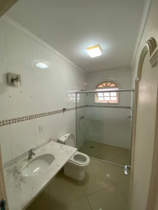 Imagem Casa para venda no bairro Chácara das Pedras em Porto Alegre