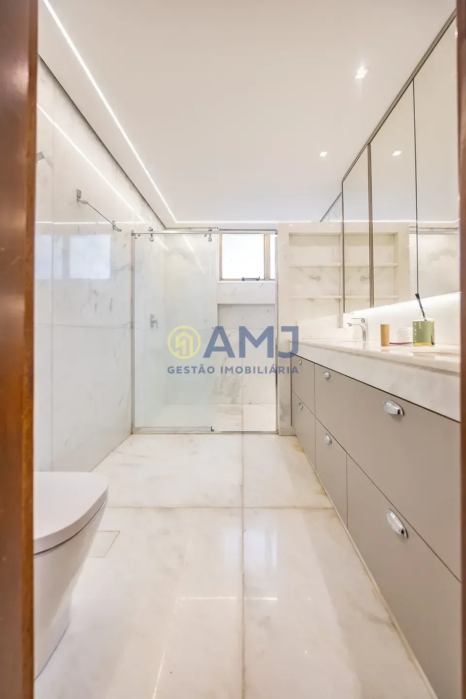 Imagem Apartamento reformado à venda no Setor Bueno - Renoir