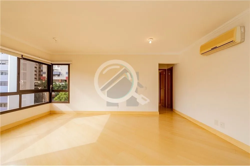 Imagem Bem-vindo a este espaçoso apartamento com uma localização privilegiada e uma variedade de comodid...