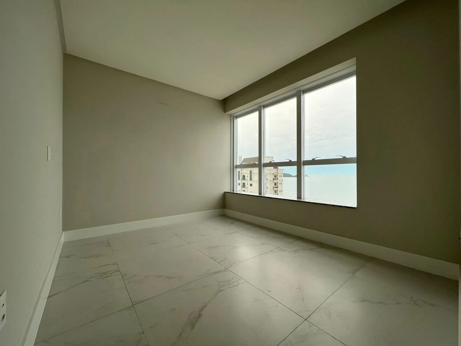 Imagem Apartamento com vista para o mar à venda com 197m2 por R$ 4.290.000,00