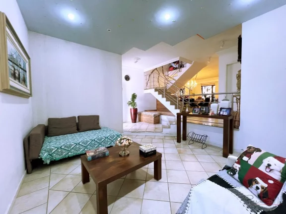 Imagem Excelente Casa no Itaguaçu com 4 quartos sendo 3 suites, piscina e área com churrasqueira. Esta Be...