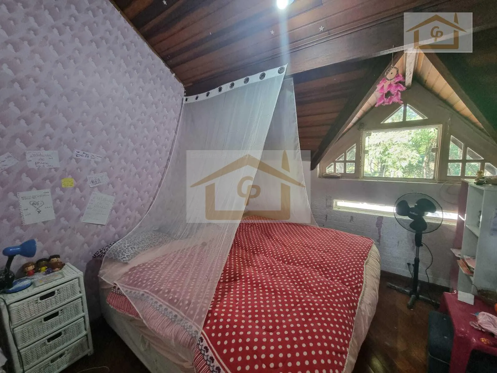 Imagem Casa com 4 dormitórios e piscina em terreno de 940 metros