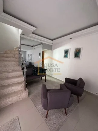 Imagem Casa em Condomínio Fechado!
Excelente casa, 3 dormitórios, sendo 2 suítes, lavabo, sala para dois...