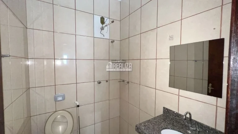 Imagem Casa para alugar no bairro Cidade Nova, Uberaba - 2 dormitórios, 1 suíte, 4 garagens