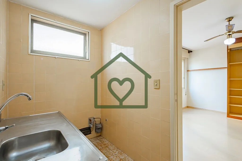 Imagem Studio funcional, com 27 m² de área privativa, semi-mobiliado, possui cozinha com armário e pia i...