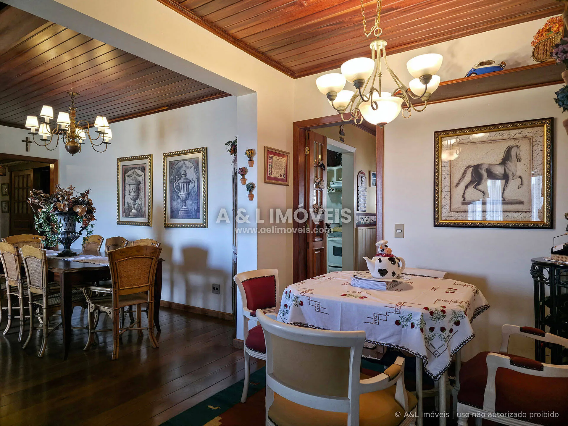 Imagem Apartamento com 4 dormitórios e 2 suítes à venda em Campos do Jordão