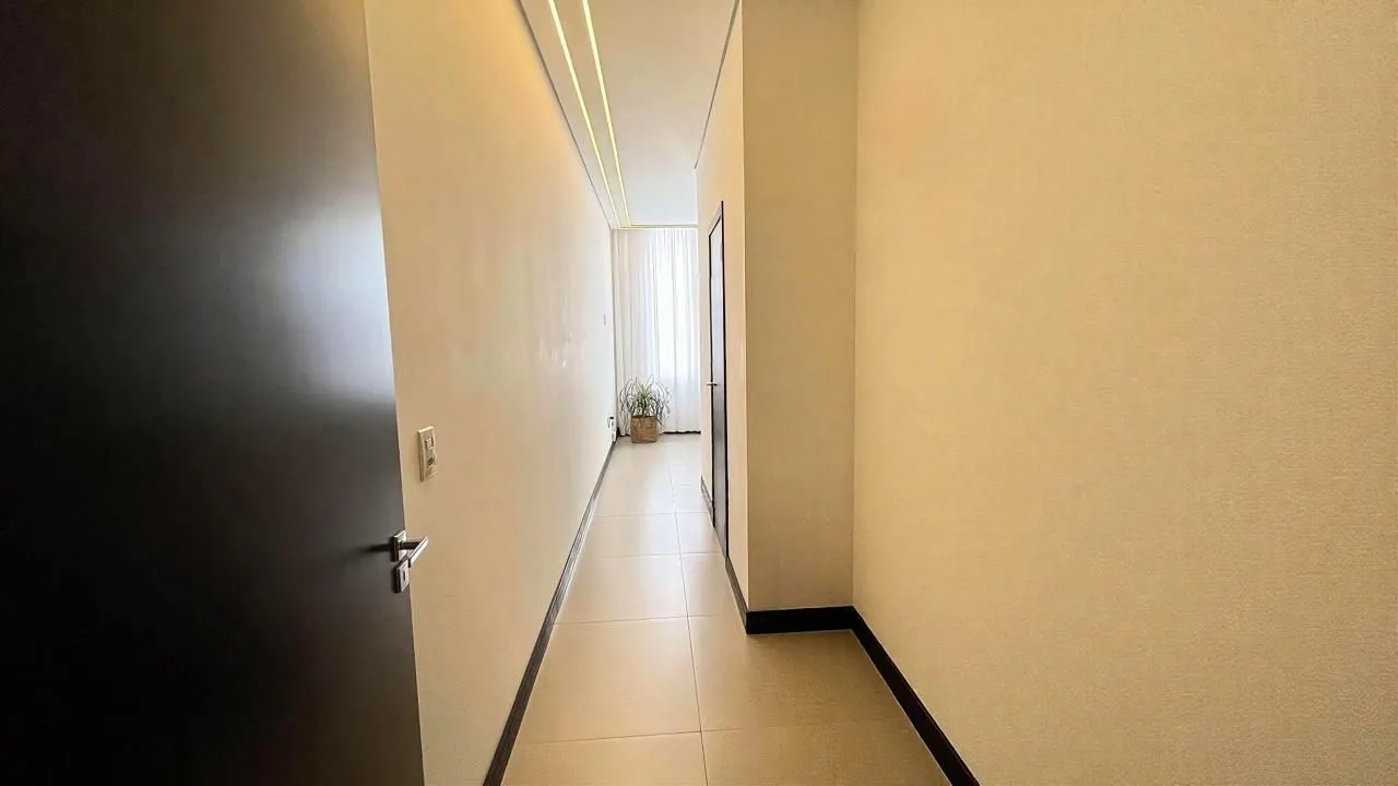 Imagem Casa Moderna com Suíte, Hidromassagem, Jardim e 2 Vagas
