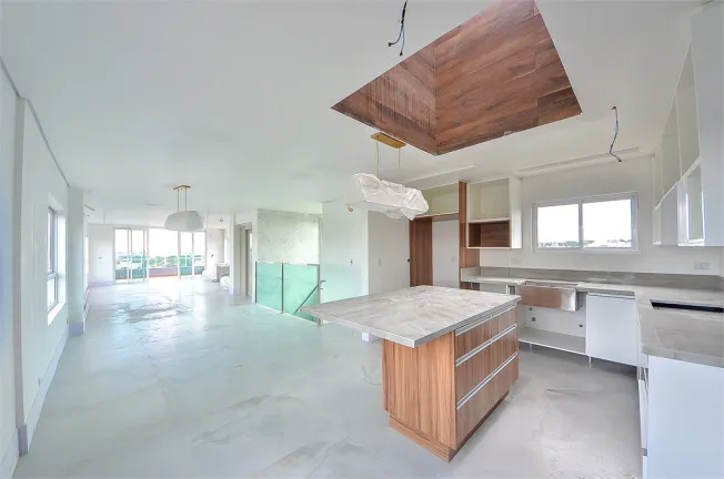 Imagem Cobertura com 4 Quartos à Venda, 225 m² em Água Verde - Curitiba