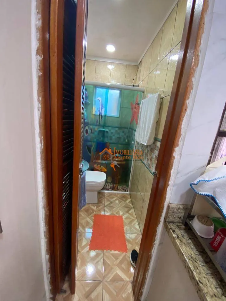 Imagem Sobrado com 6 dormitórios à venda, 300 m² por R$ 900.000,00 - Vila Nova Bonsucesso - Guarulhos/SP