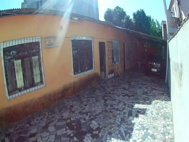 Imagem Carapina, Excelente imóvel e com localização privilegiada, área total 510,40 m², próximo a antiga Rinha de galo de carapina, exatamente na Rua Constante Nery. Terreno possui uma excelente area nos fundos propício para depósitos de material de construção,