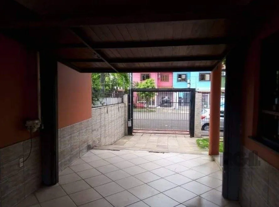 Imagem Casa 179m², 3 dormitórios, 3 vagas no bairro Parque Santa Fé