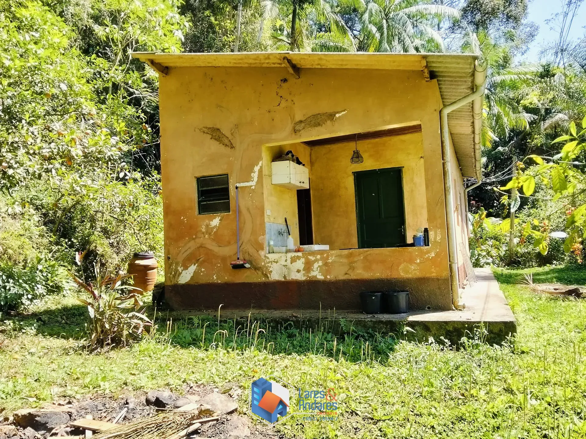 Imagem ARRENDAMENTO DE SITIO COM NASCENTE, ÁREA PARA PLANTIO, CASA COM 3 DORMITÓRIOS, CASEIRO, COM MAIS DE 40.000 METROS IDEAL PARA ONGS - SÃO LOURENÇO DA SERRA.