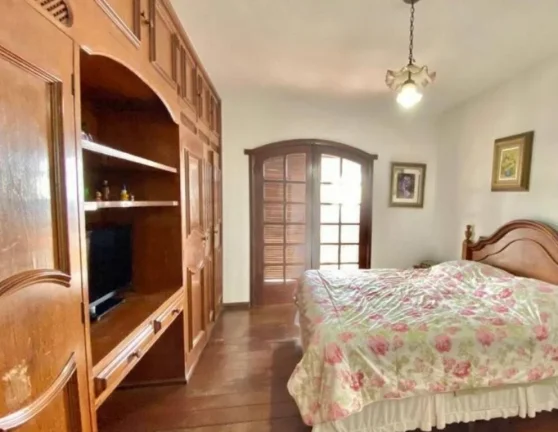 Imagem EXCELENTE CASA NO MANGABEIRAS COM 05 QUARTOS,02 SUÍTES E 04 VAGAS.