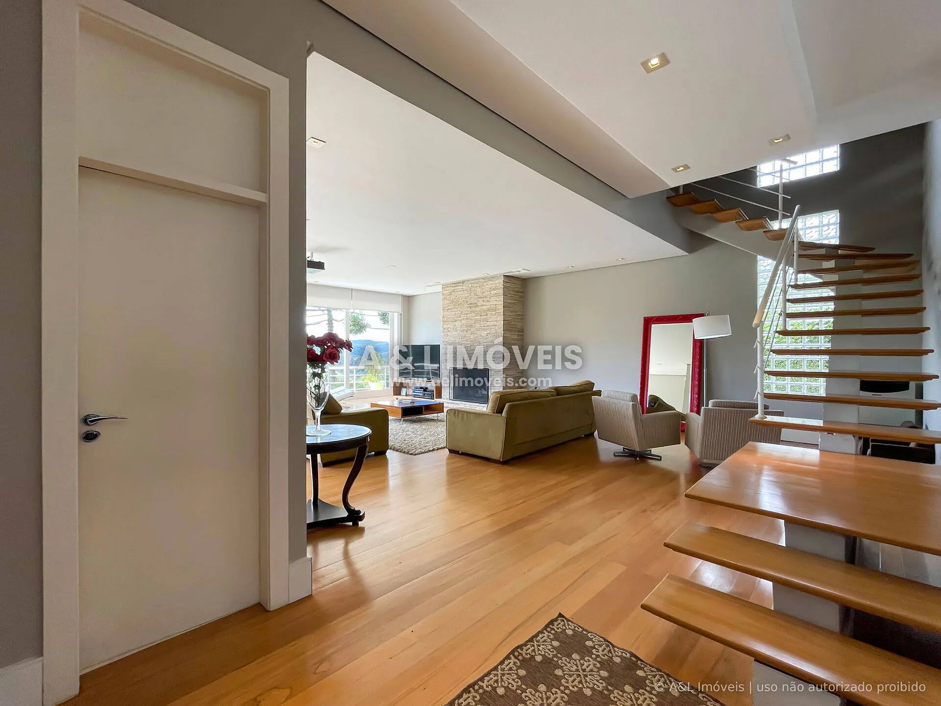 Imagem Casa à venda em Campos do Jordão | 7 suítes | 500,00 m² privativos