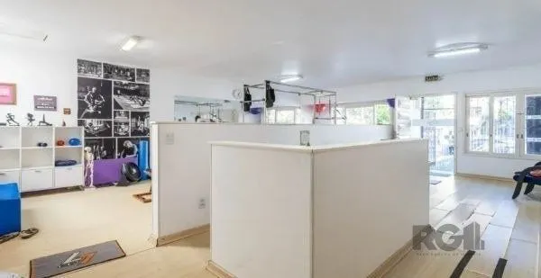 Imagem Casa no bairro Petrópolis de 3 dormitórios e 4 vagas