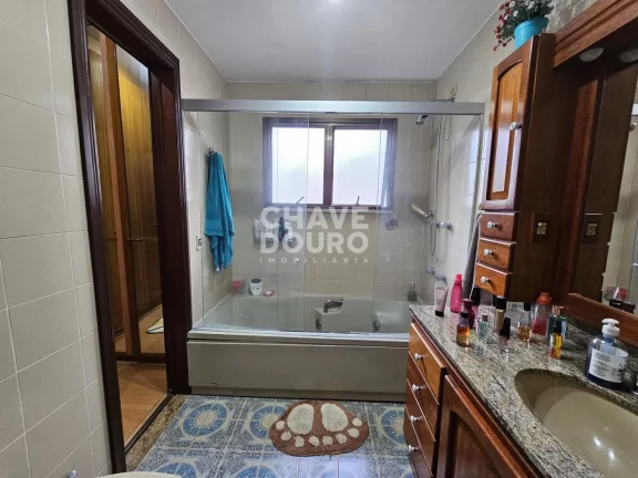 Imagem Apartamento com 4 quartos (2 suítes) 2 salas e varanda para venda em Agriões, Teresópolis RJ