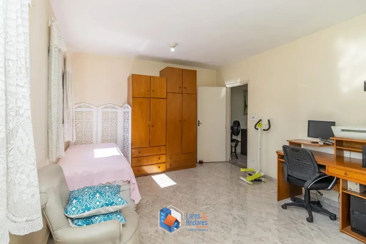 Imagem Sobrado para venda em Vila Nossa Senhora do Retiro com 6 quartos, sendo 1 suíte, 190m²