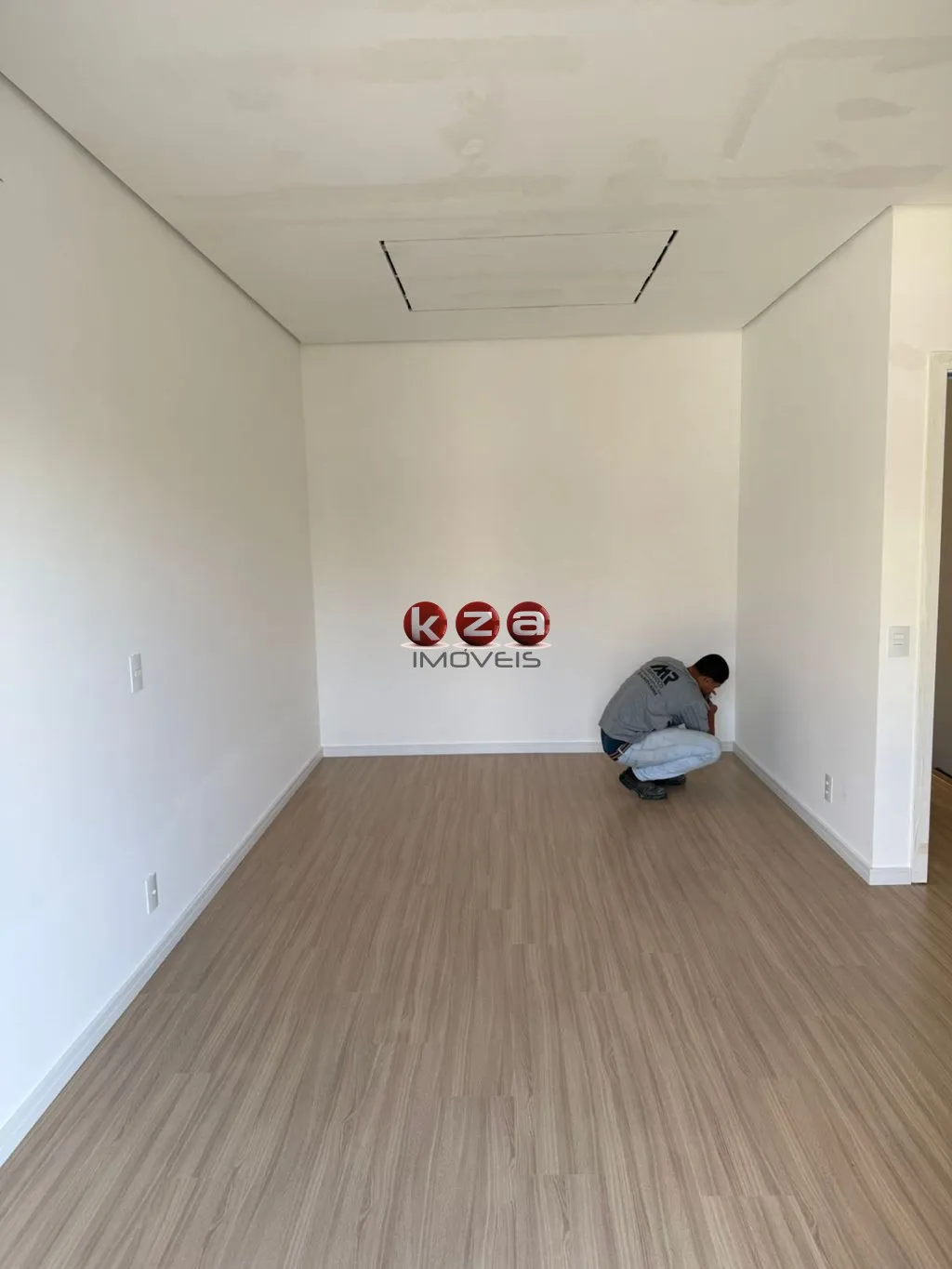 Imagem Casa de Vila à venda Próximo ao Colégio Porto Seguro em Valinhos-SP, 3 suítes, 2 salas, 4 banheiros, 2 vagas de garagem, 141m².