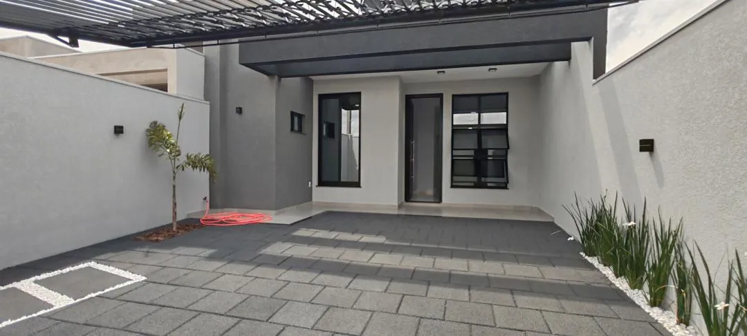 Imagem Casa à venda em Cascavel, Parque Verde - 112m² - Churrasqueira, Suíte, Portão Eletrônico