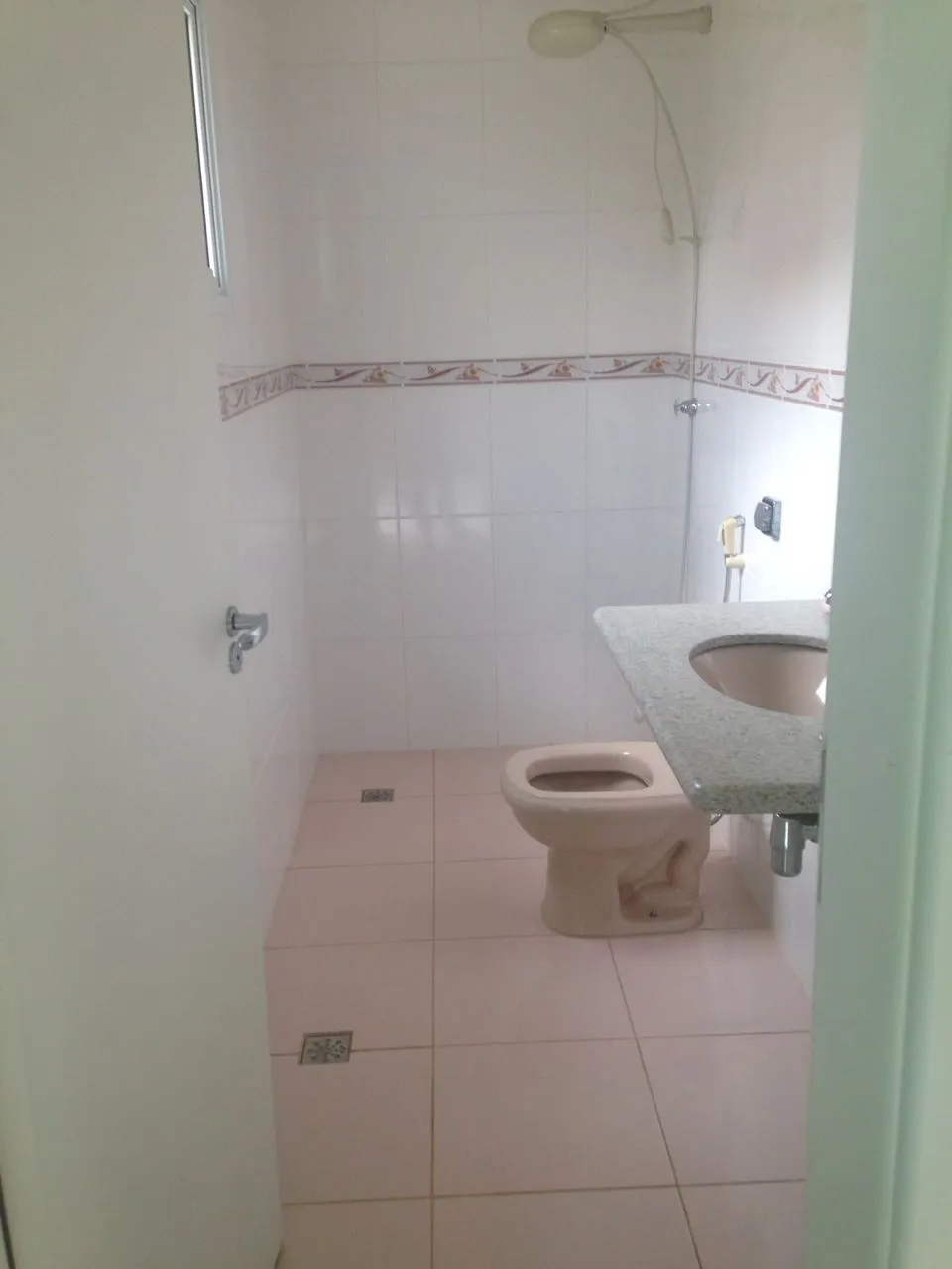 Imagem Casa Sobrado de 400m², Localizada no Condomínio Residencial Vivendas do Lago - SOROCABA/SP!