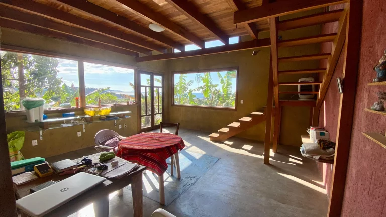 Imagem Oportunidade: Pousada Comercial à Venda na Praia da Gamboa, Garopaba-SC com Vista para o Mar!