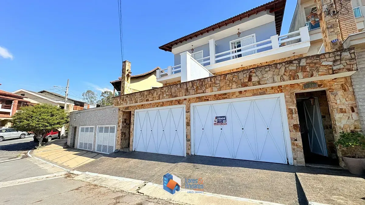 Imagem Sobrado para venda em Jardim Regina com 4 quartos, sendo 1 suíte, 277m²