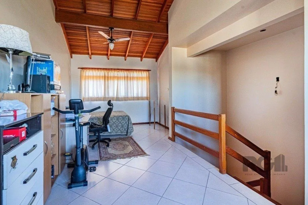 Imagem Casa de 3 dormitórios no bairro Cavalhada