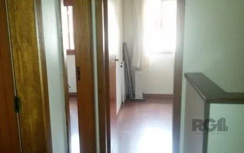Imagem Casa em condomínio no Partenon de 3 dormitórios e vaga