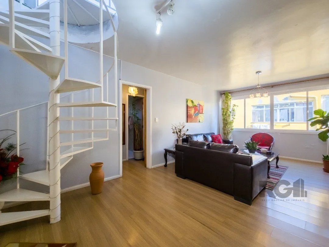Imagem Cobertura, 2 quartos, 1 suite, dependência de empregada, 1 vaga de garagem, bairro Partenon