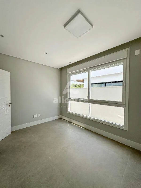 Imagem Casa à venda com 3 quartos 1 suíte, 160m² em Pedra Branca Palhoça